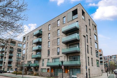 2 bedroom apartment for sale, West Parkside, London