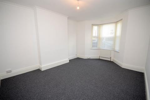 2 bedroom flat for sale, Fern Dene Road, Gateshead