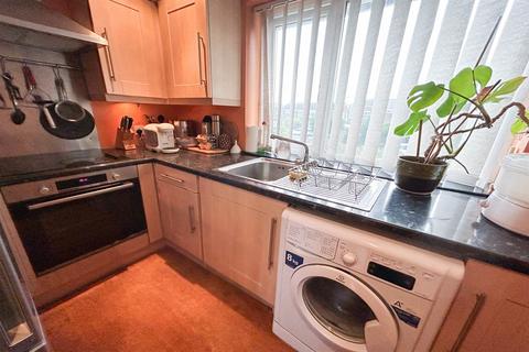 2 bedroom flat for sale, Merrington Close, Moorside