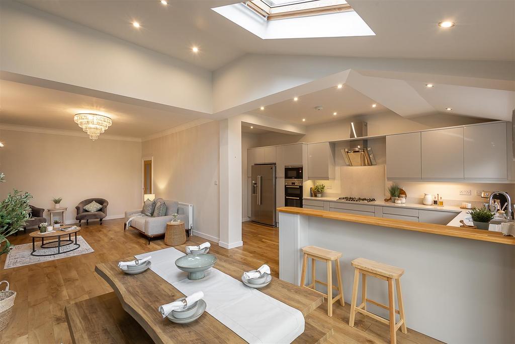Kitchen/Diner & Family Room