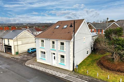 5 bedroom detached house for sale, Commercial Street, Treharris CF46