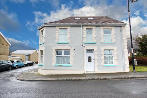 5 bedroom detached house for sale, Commercial Street, Treharris CF46