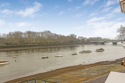 3 bedroom flat for sale, Embankment, Putney, SW15