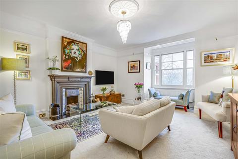 3 bedroom flat for sale, Embankment, Putney, SW15