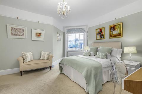 3 bedroom flat for sale, Embankment, Putney, SW15