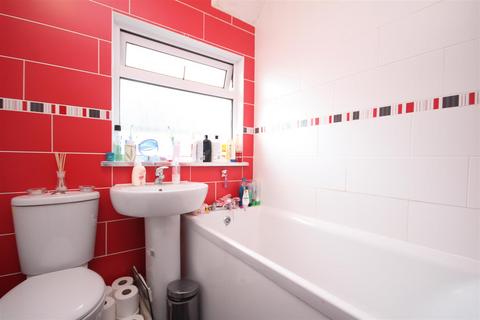 3 bedroom house to rent, South Road, Guildford