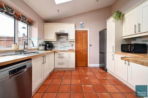 4 bedroom detached bungalow for sale, Plymouth Avenue, Brighton