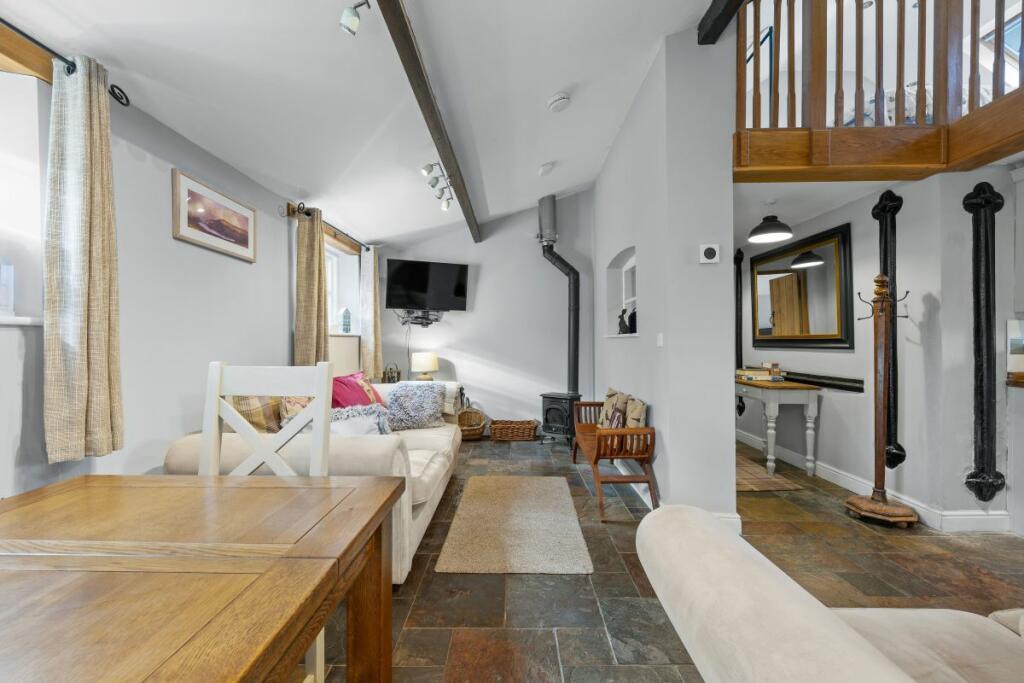 Annexe living dining area