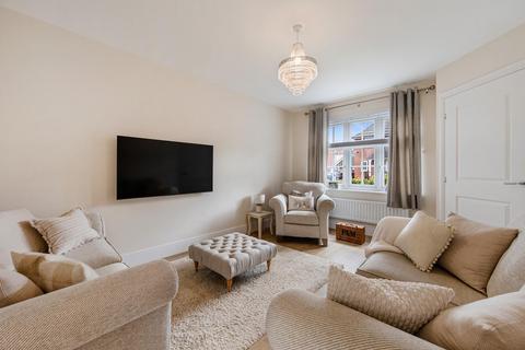 4 bedroom detached house for sale, Hawthorn Farm Road, Leeds LS14