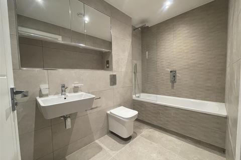 undefined, Farnborough Road, Hampshire GU14