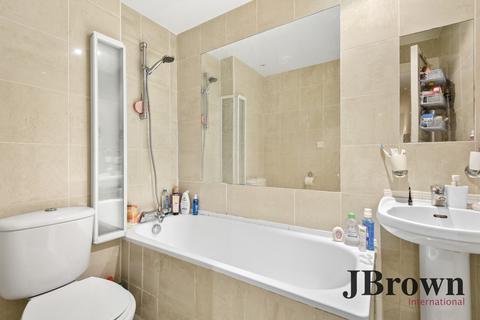 1 bedroom flat for sale, , Lyon Road, Harrow, Greater London, HA1