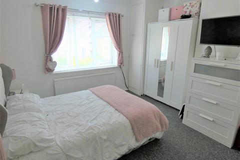 3 bedroom townhouse for sale, Valence Road, Leicester LE3