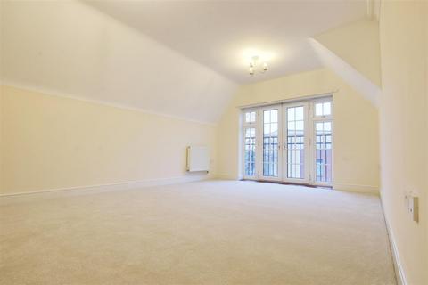 2 bedroom flat for sale, Spire Court, 60 Chase Side, Enfield