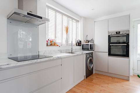 17 Heath Crescent, Norwich, NR6 6XD