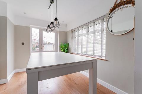 17 Heath Crescent, Norwich, NR6 6XD