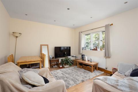 2 bedroom apartment for sale, Main Street, Leeds LS15