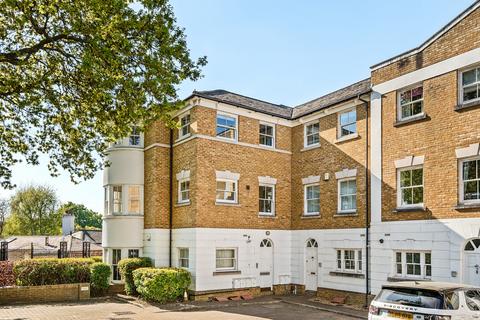4 Cedars Close, London, SE13 5DP