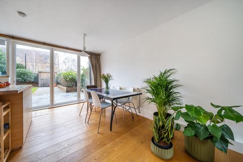 7 Michaels Close, London, SE13 5BP