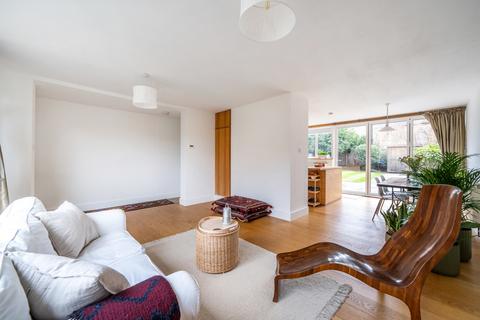 7 Michaels Close, London, SE13 5BP