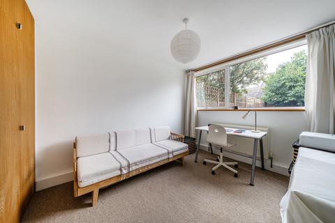 7 Michaels Close, London, SE13 5BP
