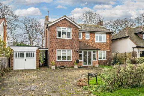 4 bedroom detached house for sale, Heatherdene, West Horsley