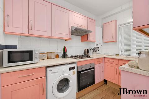 1 bedroom flat for sale, Gibson Close, London, E1