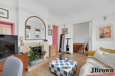 15 Gibson Close, London, E1 4JT