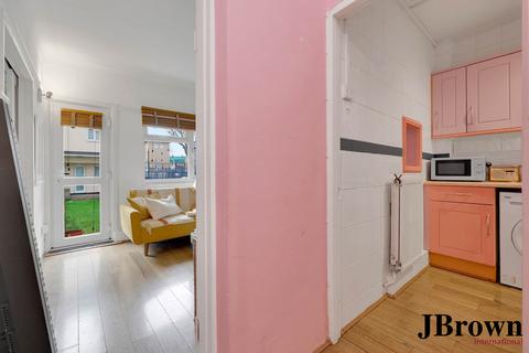 15 Gibson Close, London, E1 4JT