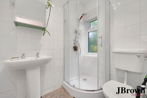 15 Gibson Close, London, E1 4JT