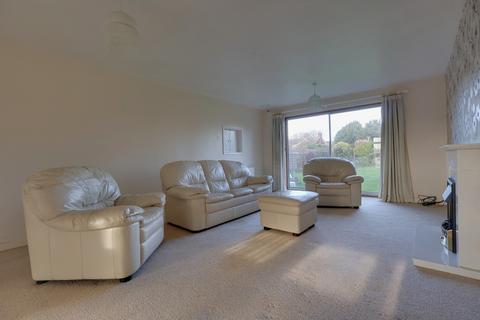 4 bedroom detached house for sale, Victoria Road, Hayling Island