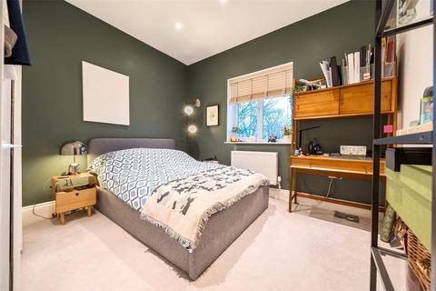 Flat 2, 29 Bramshot Avenue, London, SE7 7HY