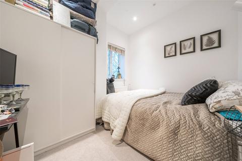 Flat 2, 29 Bramshot Avenue, London, SE7 7HY