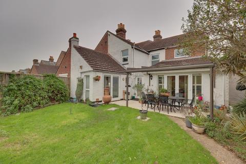 4 bedroom semi-detached house for sale, West Lane, Hayling Island