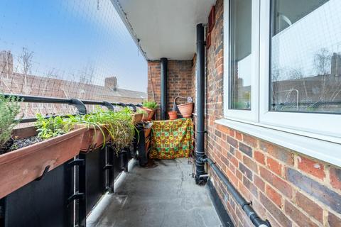 4 bedroom flat for sale, Stoke Newington Church Street, London, N16