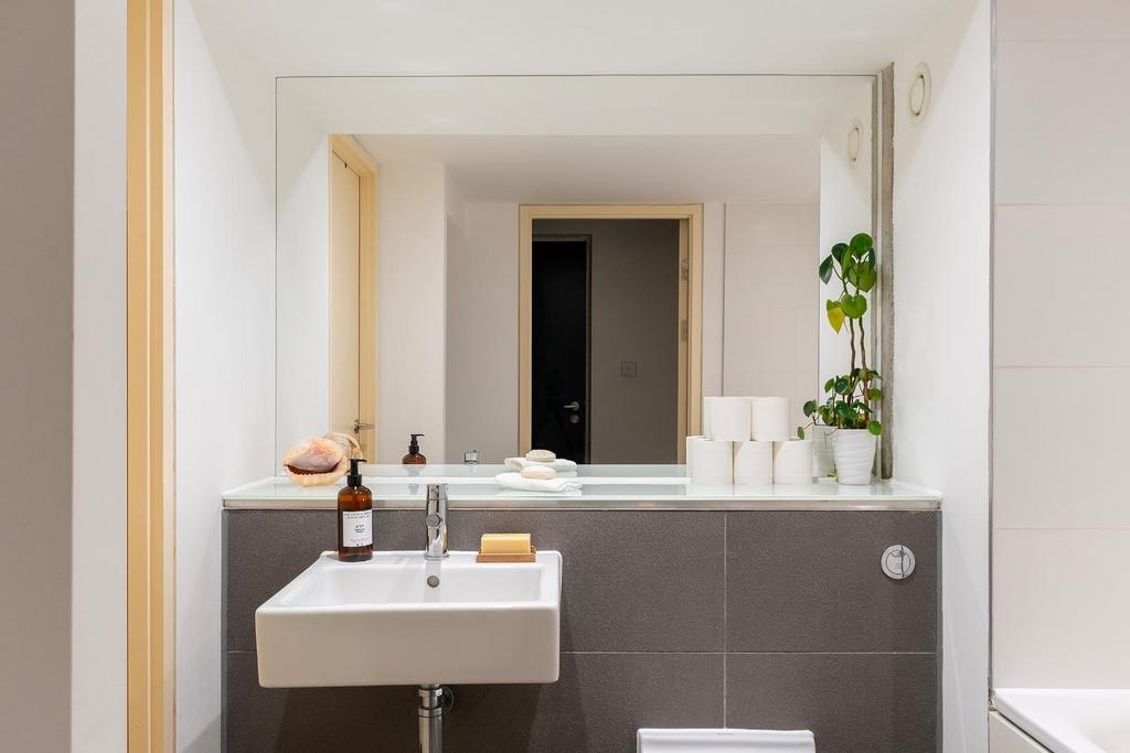 2 L1 S0 BH - Bathroom D.jpg