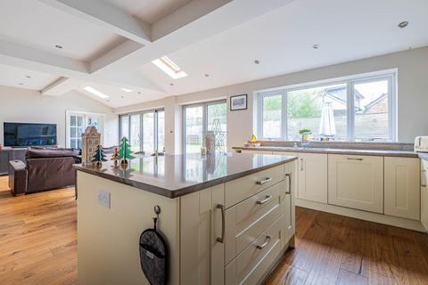 3 Baron Close, Penarth, CF64 3UF
