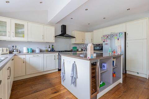 3 Baron Close, Penarth, CF64 3UF