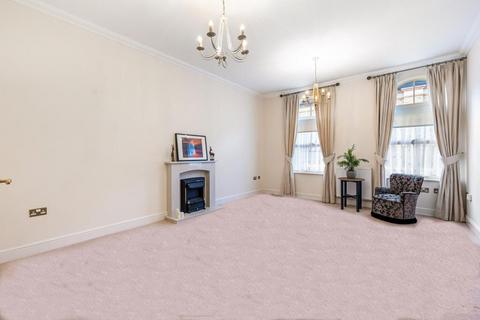 2 bedroom apartment for sale, Coldstream Road, Caterham CR3