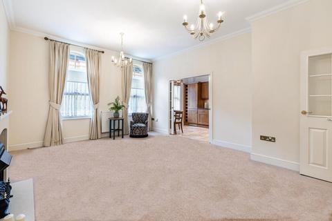 2 bedroom apartment for sale, Coldstream Road, Caterham CR3