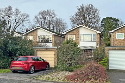 3 bedroom link detached house for sale, Jason Close, Redhill