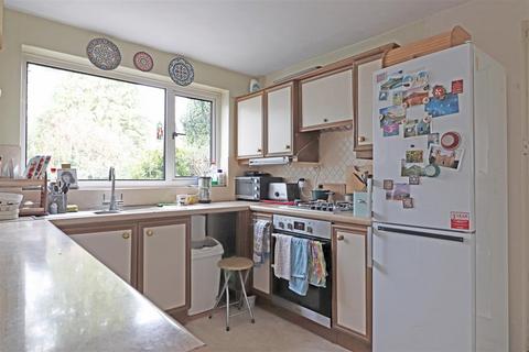 3 bedroom link detached house for sale, Jason Close, Redhill