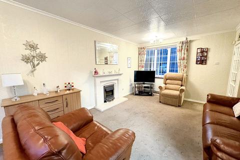 15 Cambeck Close, Whitefield, Manchester, M45 8NF