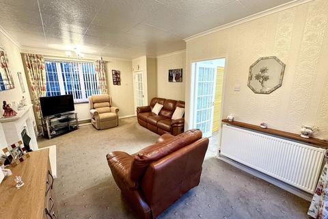 15 Cambeck Close, Whitefield, Manchester, M45 8NF