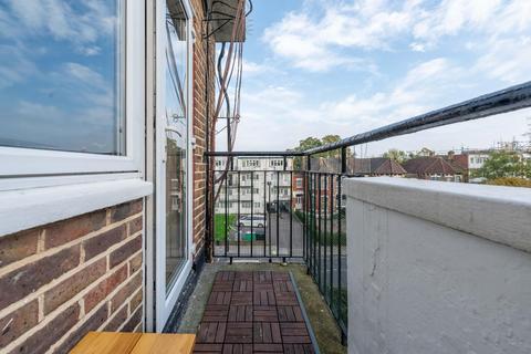 3 bedroom apartment for sale, Lordship Road, London, N16