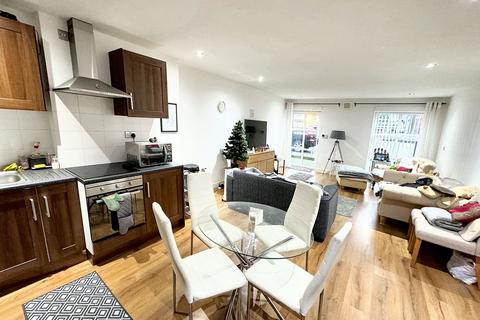 3 bedroom flat for sale, Prospect Terrace, Bury, BL8