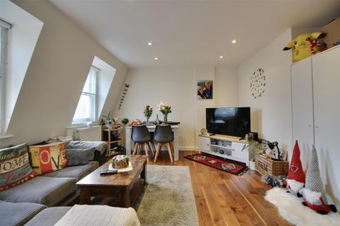 1 bedroom flat for sale, Florentina Court, 7 Silver Street, Enfield