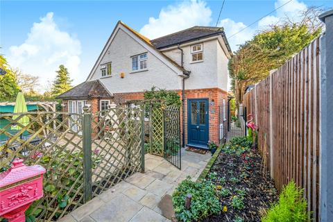 3 bedroom detached house for sale, Sunnydell Lane, Farnham, GU10