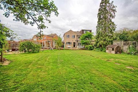 3 bedroom semi-detached house for sale, Chiltern Close, Ware SG12