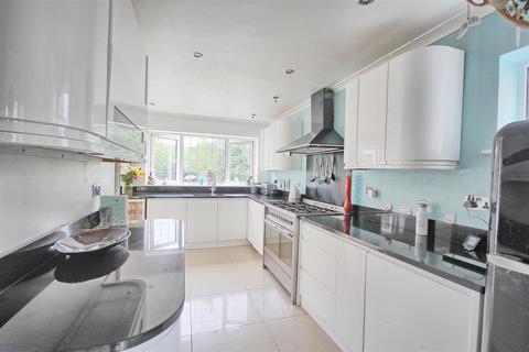 14 Chiltern Close, Ware, SG12 0RN