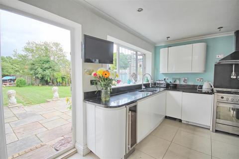 14 Chiltern Close, Ware, SG12 0RN